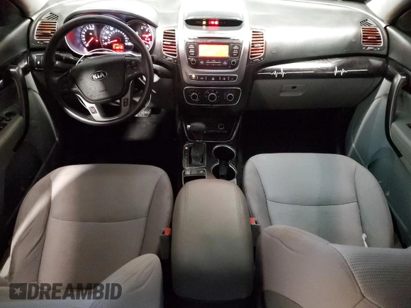 2015 Kia Sorento LX with VIN 5XYKTCA62FG582934, listed as a Copart auction lot 42453385 with 169,718 mi miles and Salvage Title. Bid and sale history available at DreamBid. Image 8.