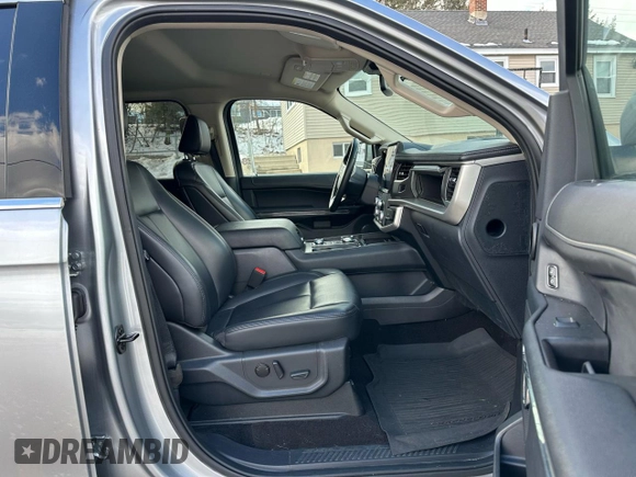 2023 Ford Expedition Max XLT with VIN 1FMJK1J82PEA55695, listed as a Copart auction lot 47253155 with 35,370 mi miles and Non repairable. Bid and sale history available at DreamBid. Image 6.