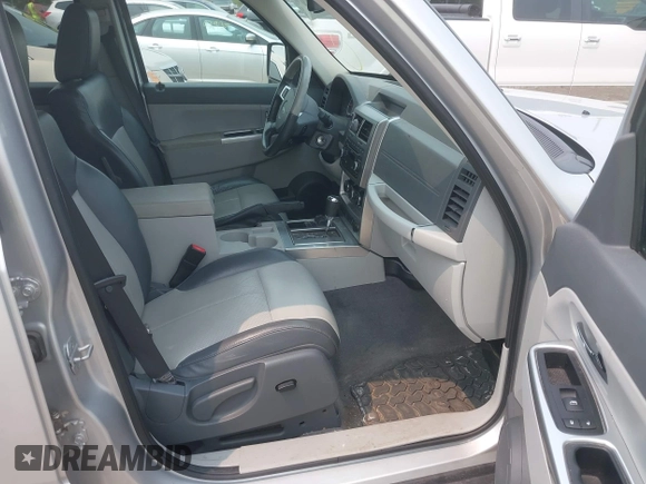2008 Jeep Liberty Limited z VIN 1J8GN58K48W160791, wystawiony jako IAAI lot #42391206 z przebiegiem 114 438 mil mil oraz . Historia ofert i sprzedaży dostępna na DreamBid. Obrazek 5.