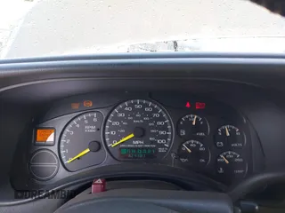 2000 Chevrolet Suburban LS with VIN 3GNFK16T1YG162181, listed as a IAAI auction lot 41843413 with 324,181 mi miles and . Bid and sale history available at DreamBid. Image 7.