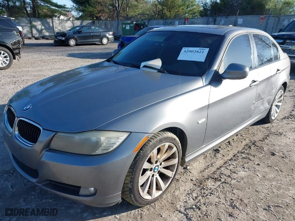 2011 BMW 3 Series 328i with VIN WBAPH5G5XBNM75907, listed as a IAAI auction lot 42002821 with 204,122 mi miles. Bid and sale history available at carsss.com. Image 2.