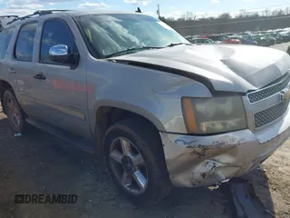 2008 Chevrolet Tahoe 1LT with VIN 1GNFK13038J109247, listed as a IAAI auction lot 41234271 with 371,622 mi miles and . Bid and sale history available at DreamBid. Image 1.