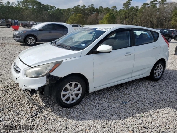 2014 Hyundai Accent GS with VIN KMHCT5AE1EU145619, listed as a Copart auction lot 43746195 with 121,357 mi miles and Salvage Title. Bid and sale history available at carsss.com. Image 1.