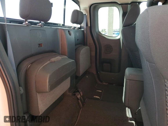 2020 Nissan Frontier SV z VIN 1N6ED0CF0LN714600, wystawiony jako Copart lot #45363515 z przebiegiem 39 581 mil mil oraz Czysty tytuł • Clean title. Historia ofert i sprzedaży dostępna na DreamBid. Obrazek 10.