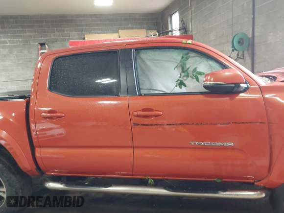 2017 Toyota Tacoma SR5 z VIN 5TFCZ5AN1HX060429, wystawiony jako IAAI lot #42305435 z przebiegiem 136 420 mil mil oraz . Historia ofert i sprzedaży dostępna na DreamBid. Obrazek 12.