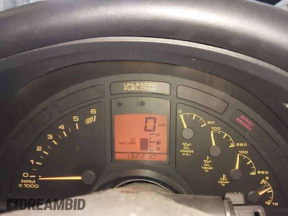 1992 Chevrolet Corvette with VIN 1G1YY23P1N5108131, listed as a IAAI auction lot 42115971 with 132,210 mi miles. Bid and sale history available at carsss.com. Image 7.