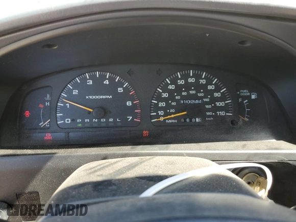 1998 Toyota 4Runner SR5 z VIN JT3GN86R6W0058695, wystawiony jako Copart lot #56430765 z przebiegiem 310 244 mil mil oraz Czysty tytuł • Clean title. Historia ofert i sprzedaży dostępna na DreamBid. Obrazek 9.