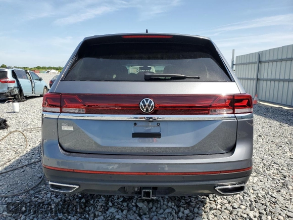 2024 Volkswagen Atlas SE with VIN 1V2JR2CA3RC570756, listed as a Copart auction lot 53936465 with 7,956 mi miles and Salvage title. Bid and sale history available at DreamBid. Image 6.