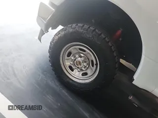 2017 Ford F-250 XLT z VIN 1FT7X2BT7HEB64891, wystawiony jako IAAI lot #42260442 z przebiegiem 299 551 mil mil oraz . Historia ofert i sprzedaży dostępna na DreamBid. Obrazek 1.
