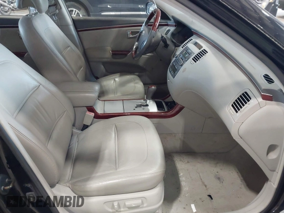2006 Hyundai Azera SE with VIN KMHFC46F96A039365, listed as a IAAI auction lot 42812434 with 137,901 mi miles and . Bid and sale history available at DreamBid. Image 5.
