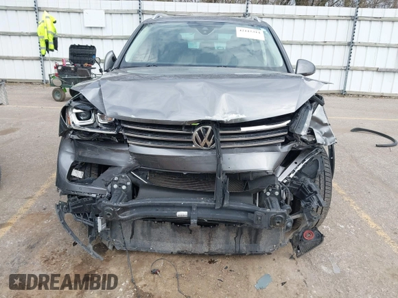 2016 Volkswagen Touareg Sport with VIN WVGEF9BPXGD012206, listed as a IAAI auction lot 42115314 with Not Provided miles and . Bid and sale history available at DreamBid. Image 12.