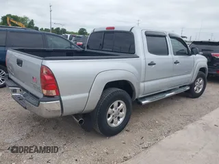 2007 Toyota Tacoma PreRunner z VIN 3TMJU62N37M033683, wystawiony jako IAAI lot #42383346 z przebiegiem 138 683 mil mil oraz . Historia ofert i sprzedaży dostępna na DreamBid. Obrazek 4.