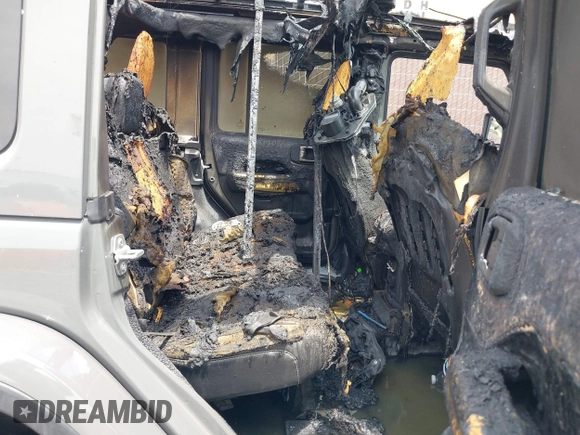 2020 Jeep Wrangler Unlimited Rubicon с VIN 1C4JJXFM4LW100382, выставлен на аукционе IAAI как лот 42338687 с пробегом Не указан миль и . История ставок и продаж доступна на DreamBid. Изображение 8.