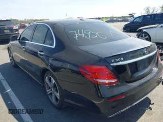 2017 Mercedes-Benz E 300 Luxury z VIN WDDZF4KB0HA096235, wystawiony jako IAAI lot #42086461 z przebiegiem 138 162 mil mil oraz . Historia ofert i sprzedaży dostępna na DreamBid. Obrazek 3.