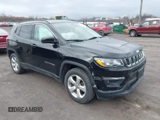 2017 Jeep Compass Latitude with VIN 3C4NJDBB6HT641192, listed as a IAAI auction lot 41976184 with 105,203 mi miles. Bid and sale history available at carsss.com. Image 1.
