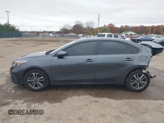 2022 Kia Forte LXS with VIN 3KPF24ADXNE445812, listed as a IAAI auction lot 40752513 with 0 mi miles. Bid and sale history available at carsss.com. Image 14.