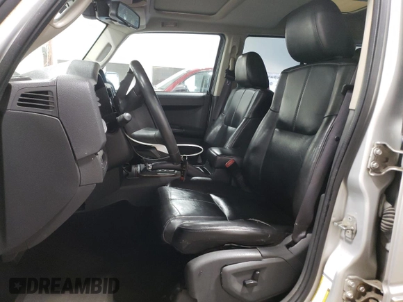 2010 Jeep Commander Limited с VIN 1J4RG5GT4AC115792, выставлен на аукционе Copart как лот 75232204 с пробегом 181 521 миль миль и Списание • Salvage title. История ставок и продаж доступна на DreamBid. Изображение 7.