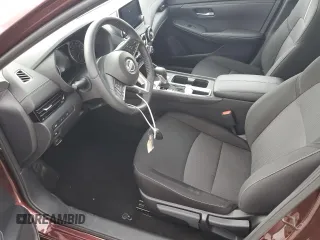 2025 Nissan Sentra SV z VIN 3N1AB8CV3SY292033, wystawiony jako Copart lot #60838915 z przebiegiem 6 247 mil mil oraz Czysty tytuł • Clean title. Historia ofert i sprzedaży dostępna na DreamBid. Obrazek 7.
