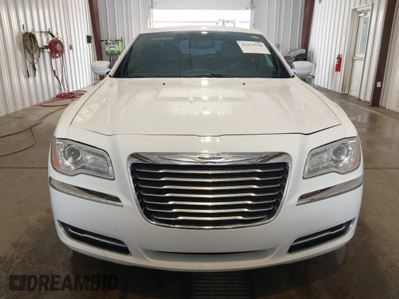 2014 Chrysler 300 z VIN 2C3CCAAG8EH381206, wystawiony jako IAAI lot #42279538 z przebiegiem 136 796 mil mil oraz . Historia ofert i sprzedaży dostępna na DreamBid. Obrazek 11.