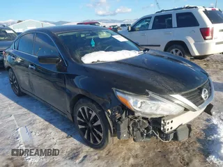 2018 Nissan Altima SV with VIN 1N4AL3APXJC176097, listed as a IAAI auction lot 41319860 with Not Provided miles and . Bid and sale history available at carsss.com. Image 1.