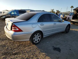 2006 Mercedes-Benz C 230 Sport с VIN WDBRF56H06F728986, выставлен на аукционе Copart как лот 44363785 с пробегом 75 321 миль миль и Списание • Salvage title. История ставок и продаж доступна на DreamBid. Изображение 3.