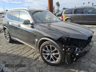 2025 BMW X5 sDrive40i with VIN 5UX13EU04S9Y27497, listed as a Copart auction lot 47147515 with 1,735 mi miles and Clean Title. Bid and sale history available at carsss.com. Image 4.