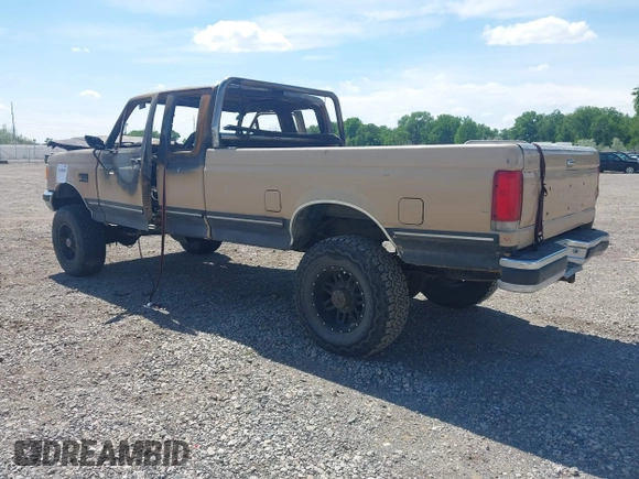 1989 Ford F-250 с VIN 1FTHX26M2KKA55271, выставлен на аукционе IAAI как лот 42348498 с пробегом Не указан миль и . История ставок и продаж доступна на DreamBid. Изображение 3.