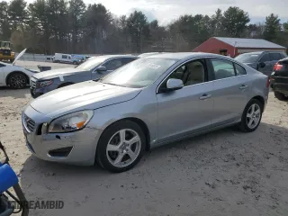 2013 Volvo S60 T5 with VIN YV1612FH2D2183423, listed as a Copart auction lot 51818575 with 59,558 mi miles and Clean Title. Bid and sale history available at carsss.com. Image 1.