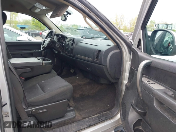 2011 Chevrolet Silverado 1500 LT with VIN 1GCRCSE00BZ235080, listed as a IAAI auction lot 42181793 with 208,625 mi miles and . Bid and sale history available at DreamBid. Image 5.