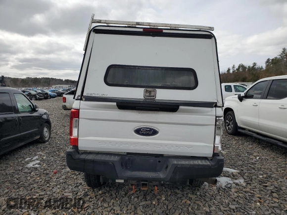 2017 Ford Super Duty F-250 SRW XLT with VIN 1FTBF2B60HEC88184, listed as a Copart auction lot 44569105 with 124,583 mi miles and Salvage Title. Bid and sale history available at carsss.com. Image 6.