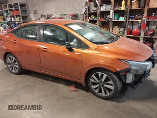 2020 Nissan Versa SR with VIN 3N1CN8FVXLL844203, listed as a IAAI auction lot 41470071 with 83,532 mi miles. Bid and sale history available at carsss.com. Image 1.