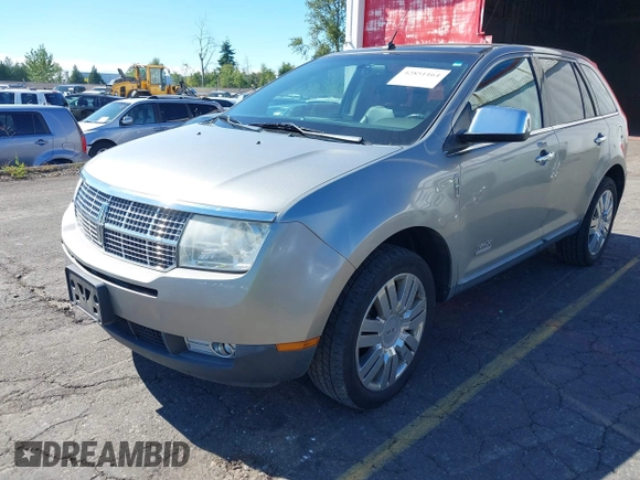 2008 Lincoln MKX with VIN 2LMDU88C68BJ03470, listed as a IAAI auction lot 42851164 with 198,218 mi miles and . Bid and sale history available at DreamBid. Image 2.
