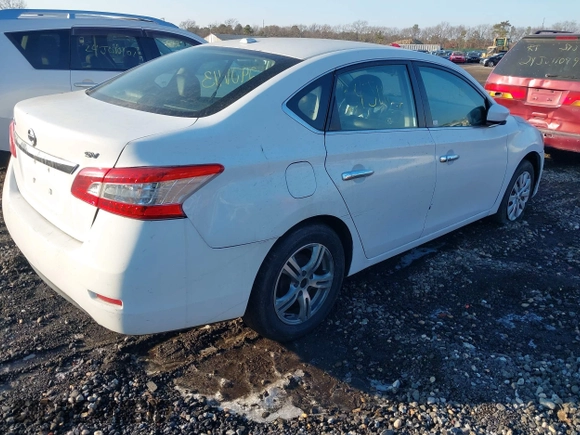 2015 Nissan Sentra SV z VIN 3N1AB7APXFL637060, wystawiony jako IAAI lot #41196960 z przebiegiem Nie podano mil oraz . Historia ofert i sprzedaży dostępna na DreamBid. Obrazek 4.