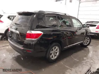 2012 Toyota Highlander with VIN 5TDBK3EH2CS163379, listed as a IAAI auction lot 41807409 with 202,554 mi miles. Bid and sale history available at carsss.com. Image 4.