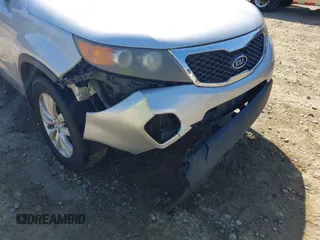2011 Kia Sorento EX with VIN 5XYKU4A28BG070279, listed as a IAAI auction lot 41960555 with 1 mi miles. Bid and sale history available at carsss.com. Image 6.