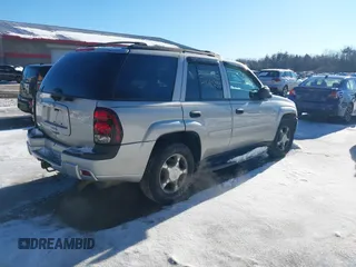 2007 Chevrolet TrailBlazer LT with VIN 1GNDT13S572246804, listed as a IAAI auction lot 41680244 with 198,825 mi miles. Bid and sale history available at carsss.com. Image 4.