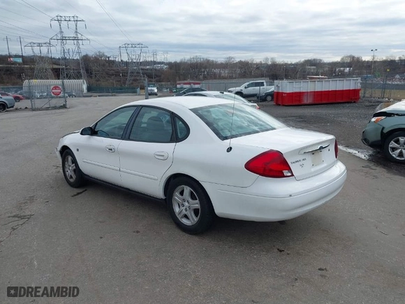 2002 Ford Taurus SEL with VIN 1FAFP56S12A171676, listed as a IAAI auction lot 41733271 with 61,033 mi miles. Bid and sale history available at carsss.com. Image 3.