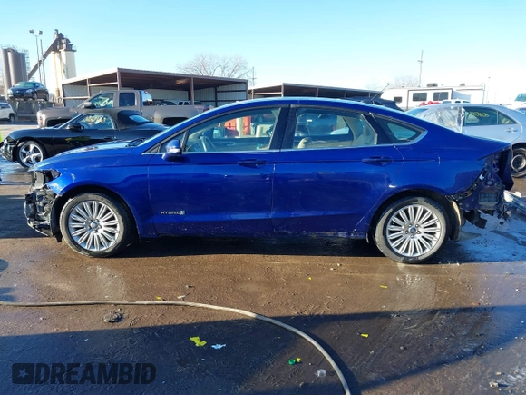 2016 Ford Fusion SE Hybrid with VIN 3FA6P0LU0GR388187, listed as a IAAI auction lot 38604646 with 135,625 mi miles. Bid and sale history available at carsss.com. Image 15.