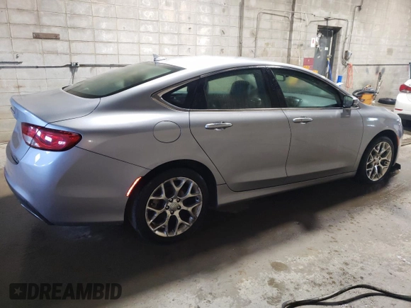 2015 Chrysler 200 C z VIN 1C3CCCEG7FN586286, wystawiony jako Copart lot #50454725 z przebiegiem 158 586 mil mil oraz Tytuł czysty. Historia ofert i sprzedaży dostępna na DreamBid. Obrazek 3.