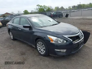 2013 Nissan Altima 2.5 S with VIN 1N4AL3AP6DC276170, listed as a IAAI auction lot 42095243 with 185,055 mi miles. Bid and sale history available at carsss.com. Image 1.