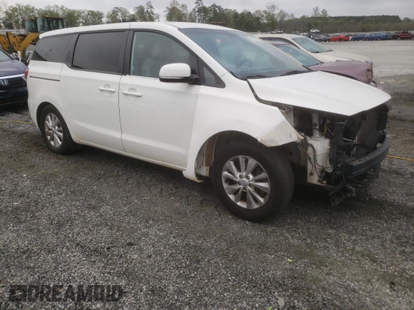 2017 Kia Sedona LX with VIN KNDMB5C18H6234439, listed as a Copart auction lot 51925765 with 132,949 mi miles and Salvage Title. Bid and sale history available at carsss.com. Image 4.