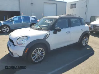 2015 MINI Countryman S z VIN WMWZC3C55FWT01843, wystawiony jako Copart lot #47238375 z przebiegiem 104 292 mil mil oraz Szkoda całkowita • Salvage title. Historia ofert i sprzedaży dostępna na DreamBid. Obrazek 1.