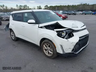 2024 Kia Soul LX with VIN KNDJ23AU3R7239046, listed as a IAAI auction lot 41315753 with 5,085 mi miles. Bid and sale history available at carsss.com. Image 1.