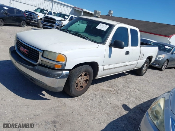 2003 Chevrolet Silverado 1500 LS with VIN 2GCEC19V331221635, listed as a IAAI auction lot 41741397 with 491,899 mi miles. Bid and sale history available at carsss.com. Image 2.