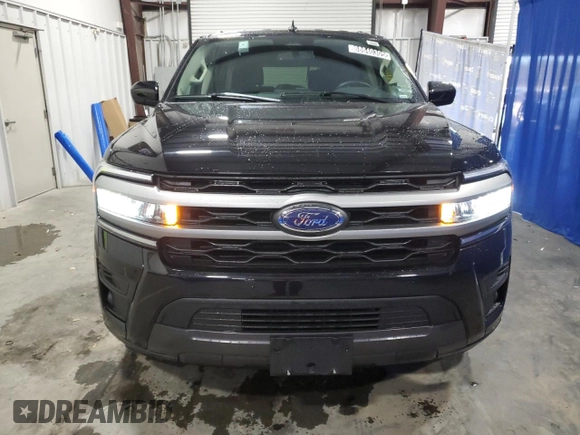 2024 Ford Expedition Max XLT with VIN 1FMJK1J82REA36065, listed as a Copart auction lot 88640305 with 29,528 mi miles and Clean title. Bid and sale history available at DreamBid. Image 5.