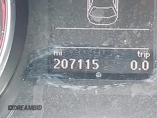 2017 Volkswagen Passat S z VIN 1VWAT7A34HC003813, wystawiony jako IAAI lot #42322928 z przebiegiem 207 115 mil mil oraz . Historia ofert i sprzedaży dostępna na DreamBid. Obrazek 16.
