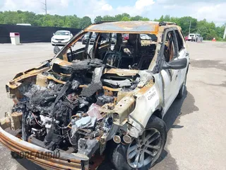 2015 Ford Explorer z VIN 1FM5K8B86FGA28592, wystawiony jako IAAI lot #42498833 z przebiegiem Nie podano mil oraz . Historia ofert i sprzedaży dostępna na DreamBid. Obrazek 6.