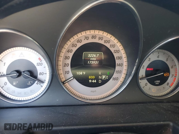 2014 Mercedes-Benz GLK 350 with VIN WDCGG5HB0EG306685, listed as a Copart auction lot 73145614 with 173,931 mi miles and Salvage Title. Bid and sale history available at DreamBid. Image 9.