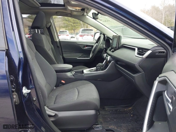 2019 Toyota RAV4 XLE with VIN JTMP1RFV7KD028229, listed as a IAAI auction lot 41628439 with 50,235 mi miles. Bid and sale history available at carsss.com. Image 5.