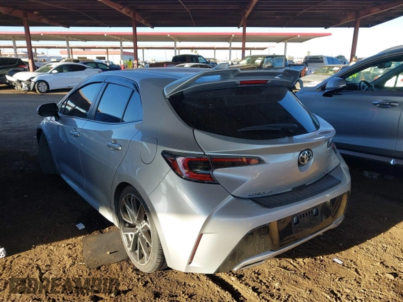 2020 Toyota Corolla Hatchback XSE with VIN JTNC4RBE7L3089336, listed as a IAAI auction lot 41320946 with 67,674 mi miles. Bid and sale history available at carsss.com. Image 3.